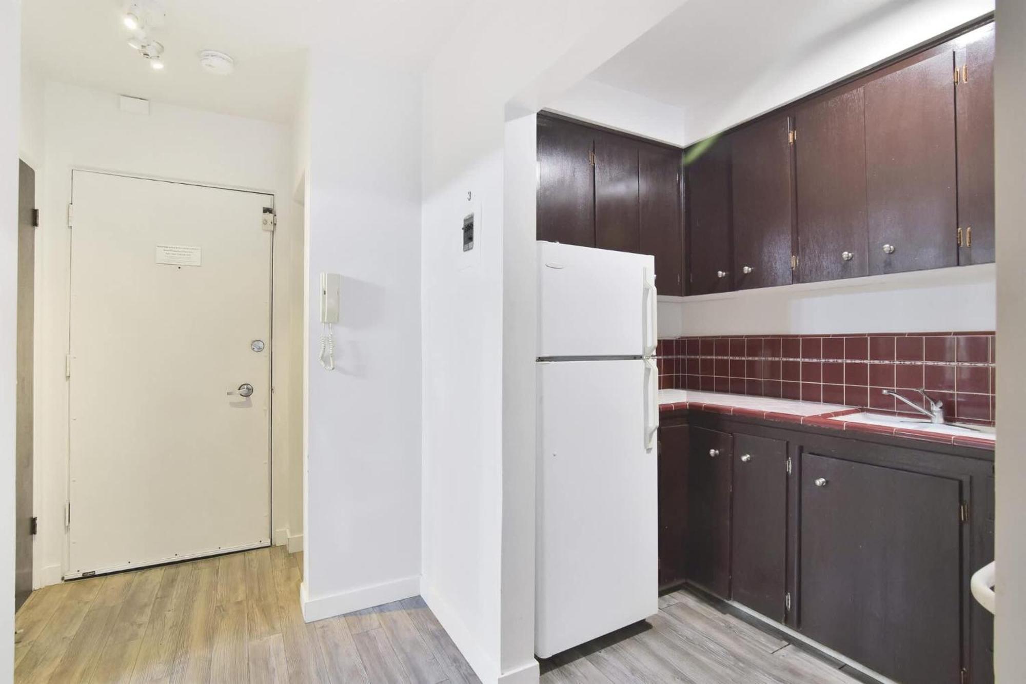 Stylish Downtown Retreat Full Amenities