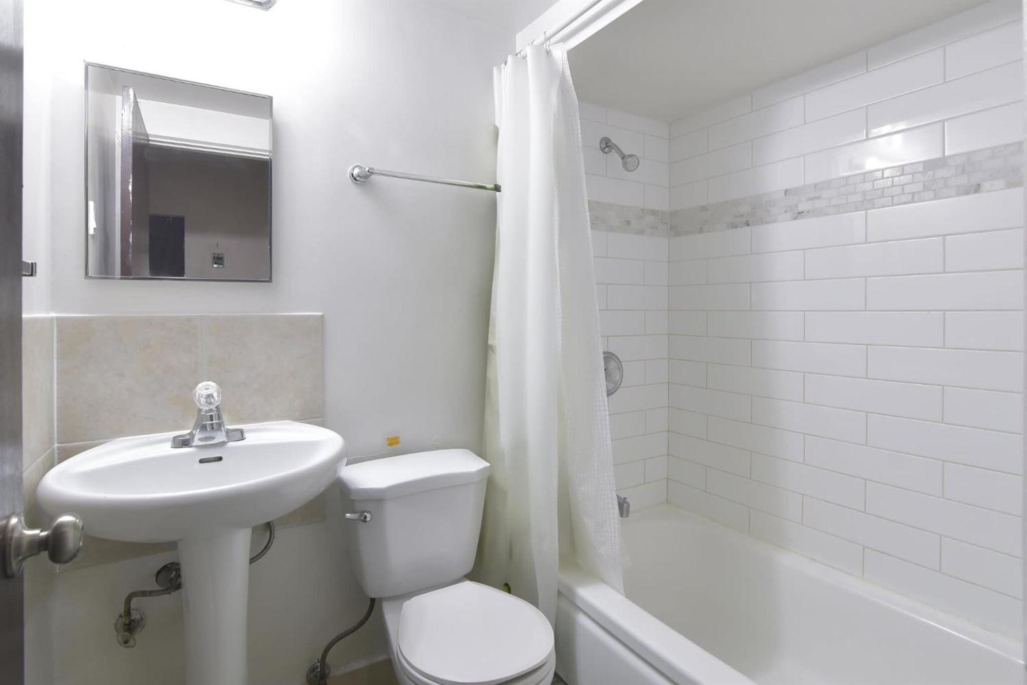 Stylish Downtown Retreat Full Amenities Vancouver